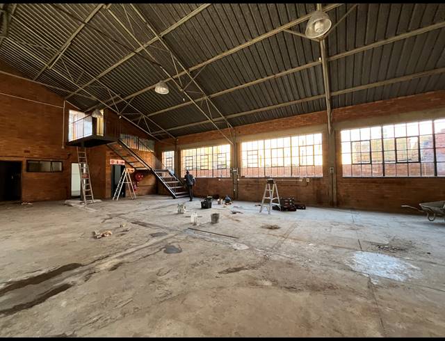 619M² WAREHOUSE TO LET IN EASTLEIGH